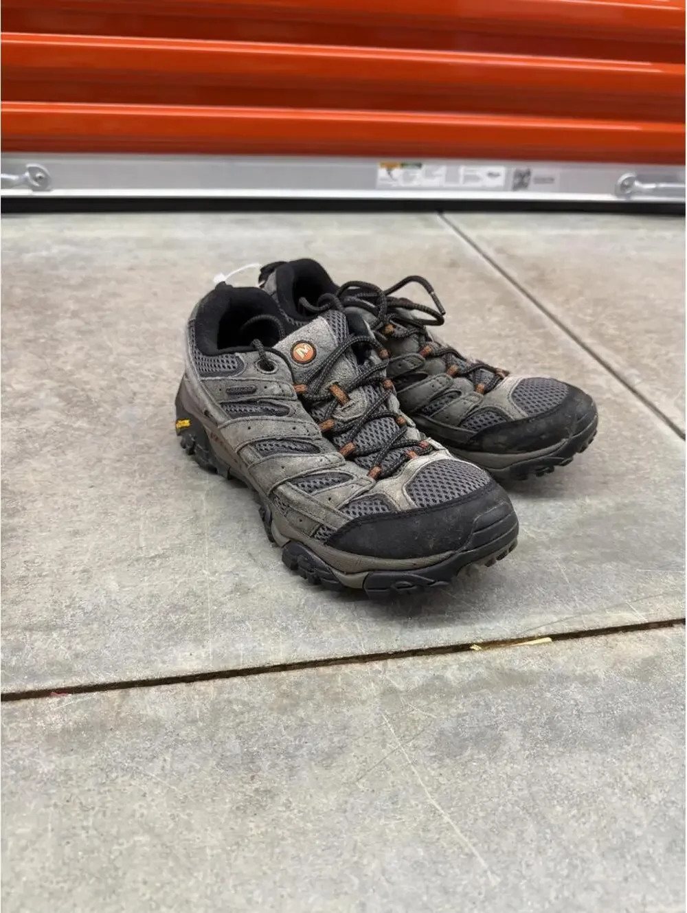 merrell moab 3 granite beige and grey hiking shoes size 8.5 MENS